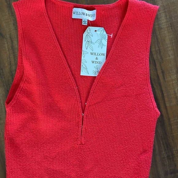 New Willow and wind red vneck bodycon dress. - Picture 7 of 12